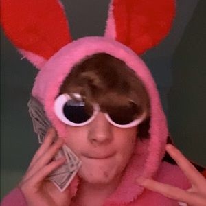 Meet your Posher, Ashton